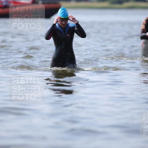 22.06.2025 - Viking Triathlon H.Heesch http://msf.ph/oto/8063027 22.06.2025 10:51:13 Schwimmen 308, 436, 477, 484 meine-sportfotos.de