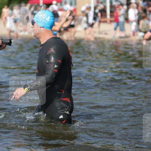 22.06.2025 - Viking Triathlon H.Heesch http://msf.ph/oto/8063032 22.06.2025 10:08:31 Schwimmen 48, 69, 71, 97, 166, 246, 319, 357, 360, 472, 481, 490, 499, 518, 542 meine-sportfotos.de