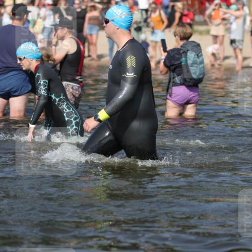22.06.2025 - Viking Triathlon H.Heesch http://msf.ph/oto/8063034 22.06.2025 10:08:32 Schwimmen 48, 69, 71, 97, 166, 246, 319, 357, 360, 472, 481, 490, 499, 518, 542 meine-sportfotos.de