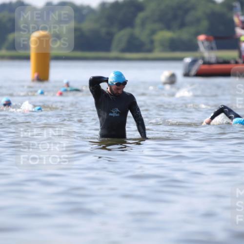 22.06.2025 - Viking Triathlon H.Heesch http://msf.ph/oto/8063038 22.06.2025 10:51:25 Schwimmen 292, 422, 477 meine-sportfotos.de