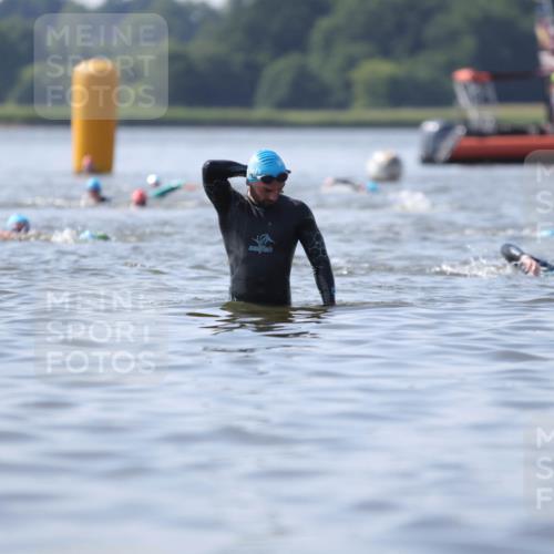 22.06.2025 - Viking Triathlon H.Heesch http://msf.ph/oto/8063040 22.06.2025 10:51:25 Schwimmen 292, 422, 477 meine-sportfotos.de