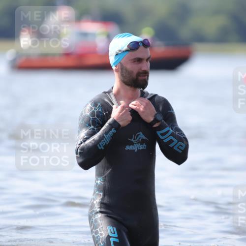 22.06.2025 - Viking Triathlon H.Heesch http://msf.ph/oto/8063062 22.06.2025 10:51:57 Schwimmen 169, 542 meine-sportfotos.de