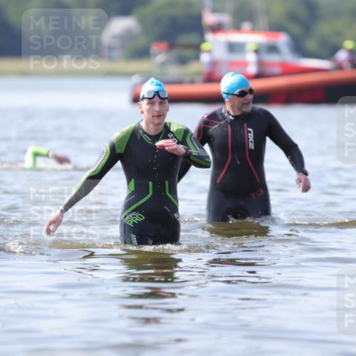 22.06.2025 - Viking Triathlon H.Heesch http://msf.ph/oto/8063084 22.06.2025 10:52:05 Schwimmen 116, 169, 481, 542 meine-sportfotos.de