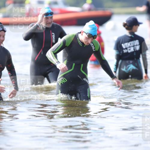22.06.2025 - Viking Triathlon H.Heesch http://msf.ph/oto/8063103 22.06.2025 10:52:09 Schwimmen 116, 136, 169, 481, 490, 542 meine-sportfotos.de