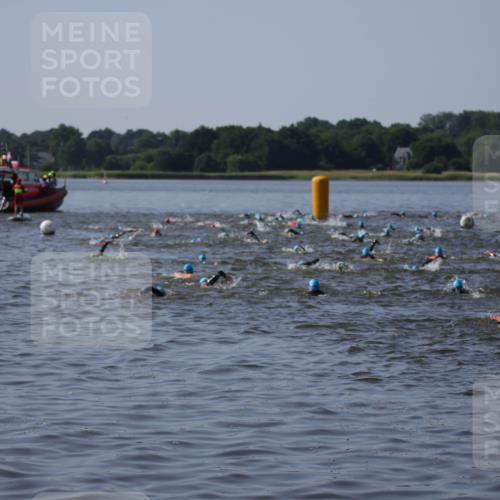 22.06.2025 - Viking Triathlon H.Heesch http://msf.ph/oto/8063105 22.06.2025 10:09:26 Schwimmen  meine-sportfotos.de