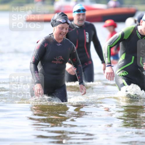 22.06.2025 - Viking Triathlon H.Heesch http://msf.ph/oto/8063107 22.06.2025 10:52:10 Schwimmen 116, 136, 481, 490, 542 meine-sportfotos.de