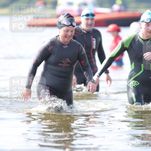 22.06.2025 - Viking Triathlon H.Heesch http://msf.ph/oto/8063109 22.06.2025 10:52:11 Schwimmen 116, 136, 481, 490, 542 meine-sportfotos.de