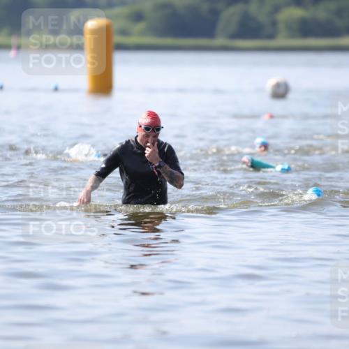 22.06.2025 - Viking Triathlon H.Heesch http://msf.ph/oto/8063119 22.06.2025 10:52:29 Schwimmen 116, 136, 481, 490 meine-sportfotos.de