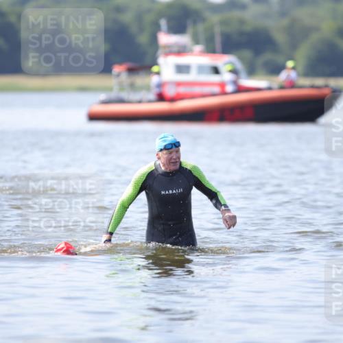 22.06.2025 - Viking Triathlon H.Heesch http://msf.ph/oto/8063123 22.06.2025 10:52:33 Schwimmen 490 meine-sportfotos.de