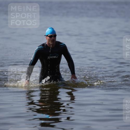 22.06.2025 - Viking Triathlon H.Heesch http://msf.ph/oto/8063124 22.06.2025 10:22:35 Schwimmen 100 meine-sportfotos.de