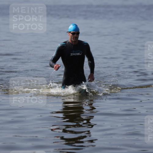 22.06.2025 - Viking Triathlon H.Heesch http://msf.ph/oto/8063126 22.06.2025 10:22:38 Schwimmen 100 meine-sportfotos.de