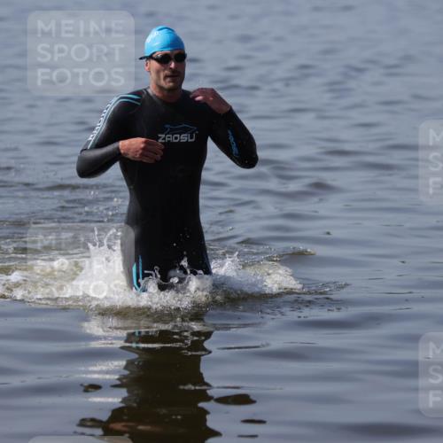22.06.2025 - Viking Triathlon H.Heesch http://msf.ph/oto/8063128 22.06.2025 10:22:44 Schwimmen 100 meine-sportfotos.de