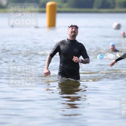 22.06.2025 - Viking Triathlon H.Heesch http://msf.ph/oto/8063133 22.06.2025 10:52:35 Schwimmen 656 meine-sportfotos.de