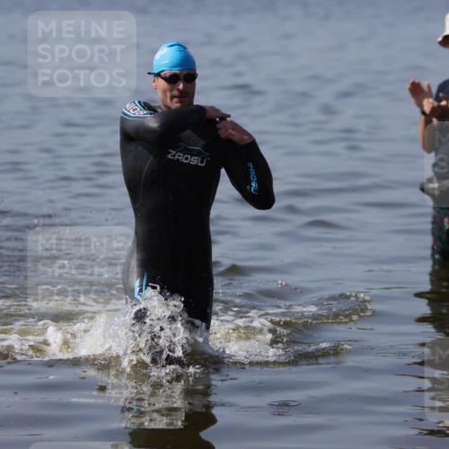 22.06.2025 - Viking Triathlon H.Heesch http://msf.ph/oto/8063135 22.06.2025 10:22:44 Schwimmen 100 meine-sportfotos.de