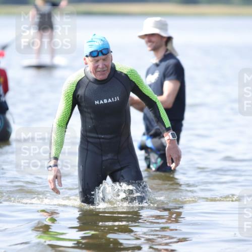 22.06.2025 - Viking Triathlon H.Heesch http://msf.ph/oto/8063139 22.06.2025 10:52:48 Schwimmen 106, 160, 656 meine-sportfotos.de