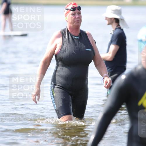 22.06.2025 - Viking Triathlon H.Heesch http://msf.ph/oto/8063143 22.06.2025 10:52:55 Schwimmen 106, 160, 470, 640, 656 meine-sportfotos.de