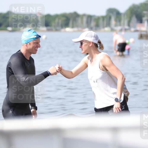 22.06.2025 - Viking Triathlon H.Heesch http://msf.ph/oto/8063174 22.06.2025 10:53:32 Schwimmen 201, 241 meine-sportfotos.de