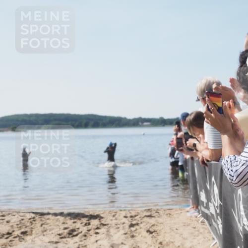 22.06.2025 - Viking Triathlon MichiJ http://msf.ph/oto/8063191 22.06.2025 10:22:44 Schwimmen 100 meine-sportfotos.de