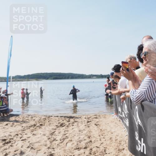 22.06.2025 - Viking Triathlon MichiJ http://msf.ph/oto/8063195 22.06.2025 10:22:48 Schwimmen 100 meine-sportfotos.de