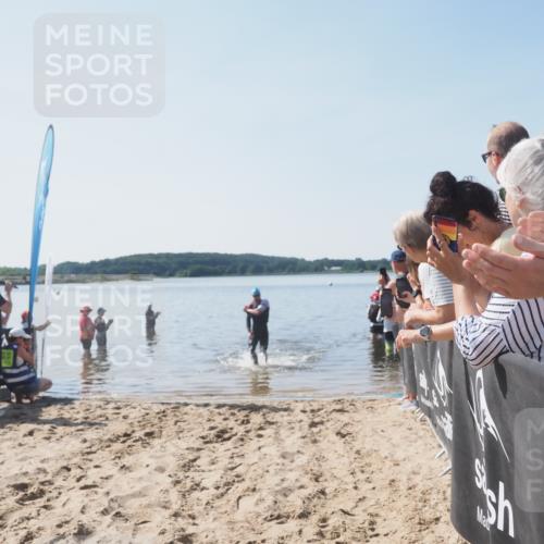 22.06.2025 - Viking Triathlon MichiJ http://msf.ph/oto/8063207 22.06.2025 10:22:49 Schwimmen 100 meine-sportfotos.de