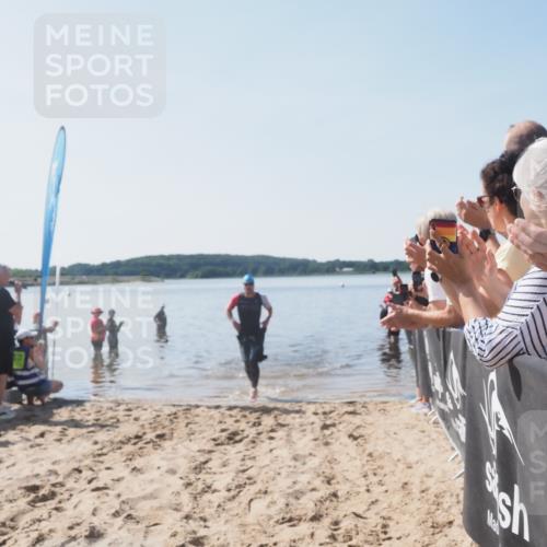 22.06.2025 - Viking Triathlon MichiJ http://msf.ph/oto/8063221 22.06.2025 10:22:51 Schwimmen 100 meine-sportfotos.de