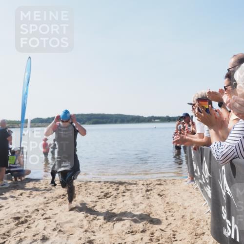 22.06.2025 - Viking Triathlon MichiJ http://msf.ph/oto/8063237 22.06.2025 10:22:53 Schwimmen 100 meine-sportfotos.de
