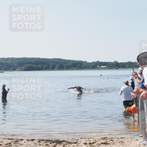 22.06.2025 - Viking Triathlon MichiJ http://msf.ph/oto/8063249 22.06.2025 10:24:04 Schwimmen 609 meine-sportfotos.de