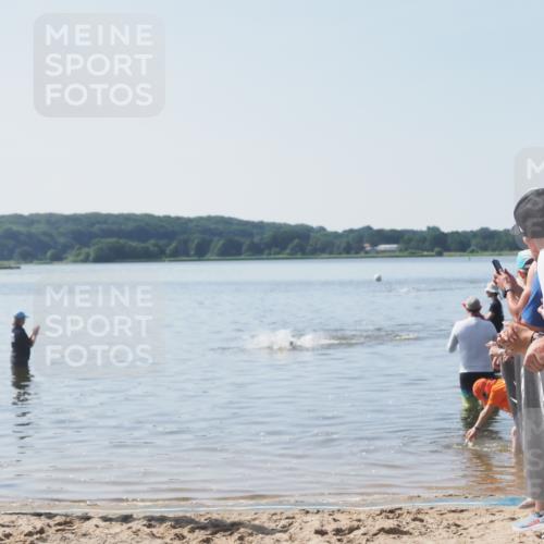 22.06.2025 - Viking Triathlon MichiJ http://msf.ph/oto/8063254 22.06.2025 10:24:04 Schwimmen 609 meine-sportfotos.de