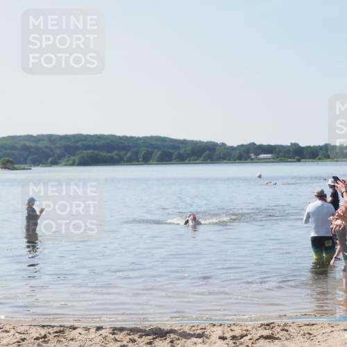 22.06.2025 - Viking Triathlon MichiJ http://msf.ph/oto/8063260 22.06.2025 10:24:05 Schwimmen 609 meine-sportfotos.de