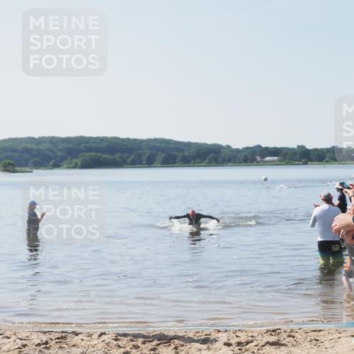 22.06.2025 - Viking Triathlon MichiJ http://msf.ph/oto/8063262 22.06.2025 10:24:06 Schwimmen 609 meine-sportfotos.de