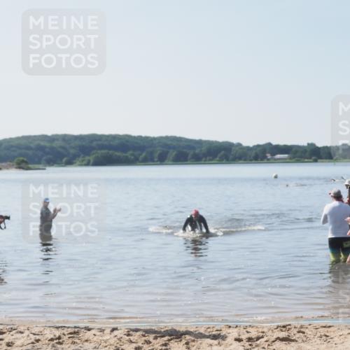 22.06.2025 - Viking Triathlon MichiJ http://msf.ph/oto/8063276 22.06.2025 10:24:08 Schwimmen 609 meine-sportfotos.de