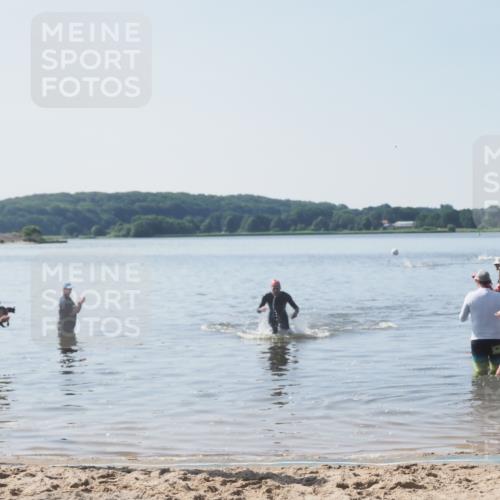 22.06.2025 - Viking Triathlon MichiJ http://msf.ph/oto/8063280 22.06.2025 10:24:08 Schwimmen 609 meine-sportfotos.de