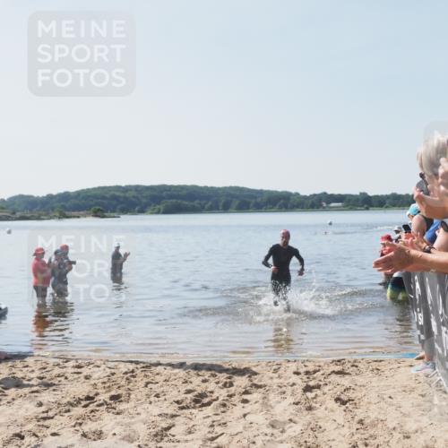 22.06.2025 - Viking Triathlon MichiJ http://msf.ph/oto/8063299 22.06.2025 10:24:12 Schwimmen 609 meine-sportfotos.de