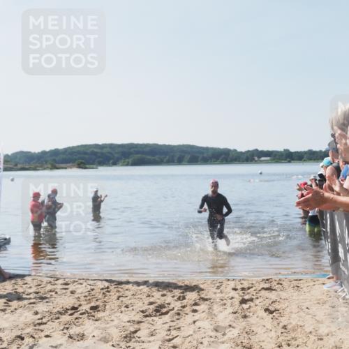22.06.2025 - Viking Triathlon MichiJ http://msf.ph/oto/8063302 22.06.2025 10:24:13 Schwimmen 609 meine-sportfotos.de