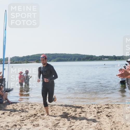 22.06.2025 - Viking Triathlon MichiJ http://msf.ph/oto/8063319 22.06.2025 10:24:15 Schwimmen 609 meine-sportfotos.de