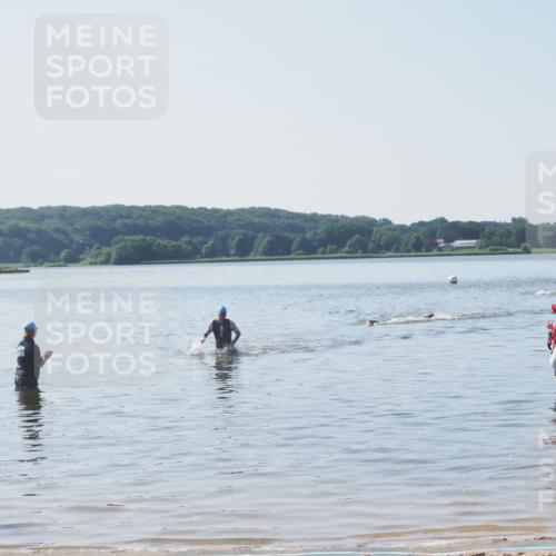 22.06.2025 - Viking Triathlon MichiJ http://msf.ph/oto/8063325 22.06.2025 10:24:40 Schwimmen 329 meine-sportfotos.de
