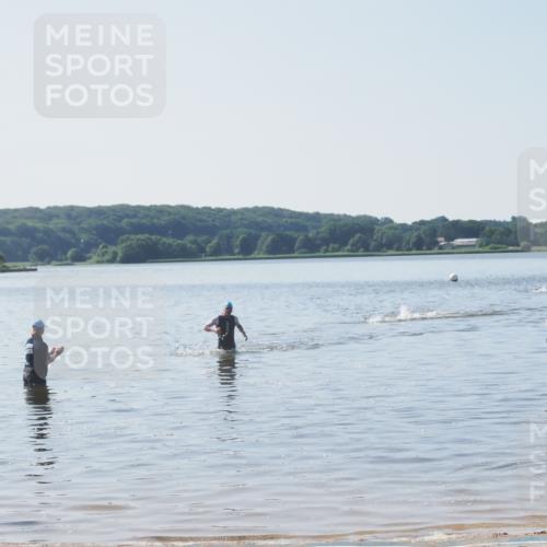 22.06.2025 - Viking Triathlon MichiJ http://msf.ph/oto/8063329 22.06.2025 10:24:41 Schwimmen 329 meine-sportfotos.de