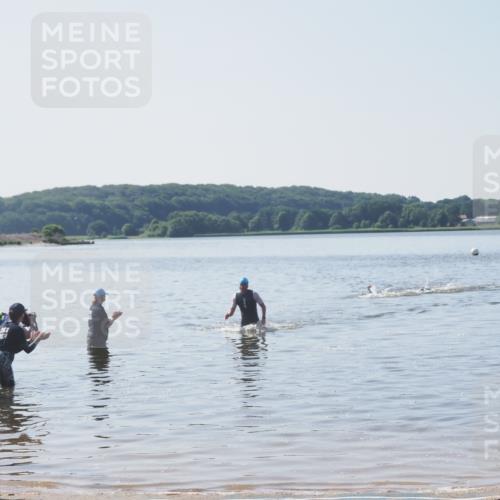 22.06.2025 - Viking Triathlon MichiJ http://msf.ph/oto/8063341 22.06.2025 10:24:43 Schwimmen 329 meine-sportfotos.de
