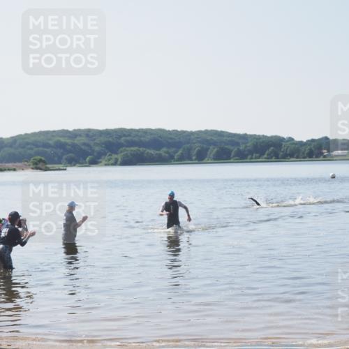 22.06.2025 - Viking Triathlon MichiJ http://msf.ph/oto/8063343 22.06.2025 10:24:43 Schwimmen 329 meine-sportfotos.de