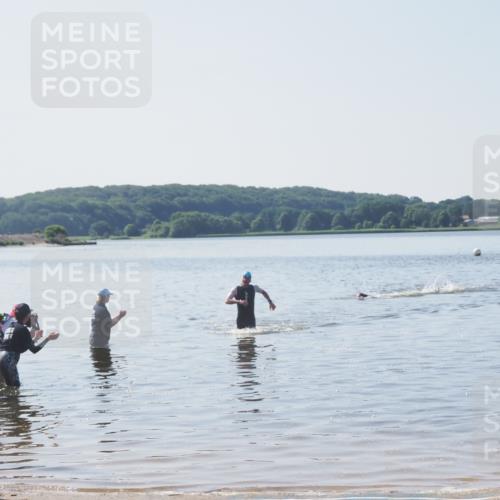 22.06.2025 - Viking Triathlon MichiJ http://msf.ph/oto/8063344 22.06.2025 10:24:44 Schwimmen 329 meine-sportfotos.de
