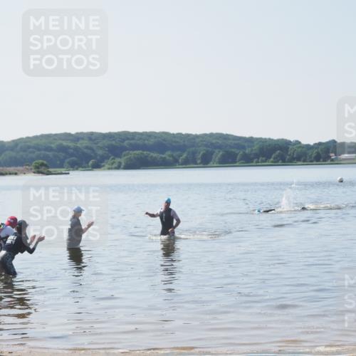 22.06.2025 - Viking Triathlon MichiJ http://msf.ph/oto/8063348 22.06.2025 10:24:44 Schwimmen 329 meine-sportfotos.de