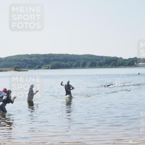 22.06.2025 - Viking Triathlon MichiJ http://msf.ph/oto/8063349 22.06.2025 10:24:44 Schwimmen 329 meine-sportfotos.de