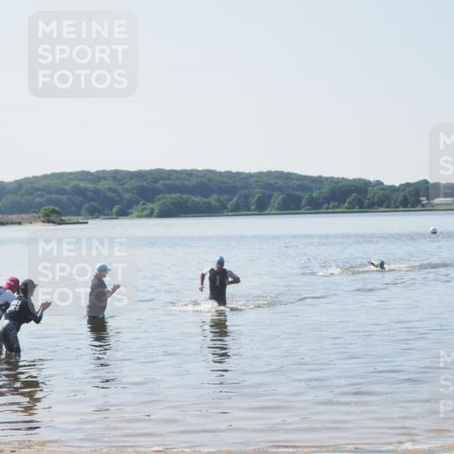 22.06.2025 - Viking Triathlon MichiJ http://msf.ph/oto/8063352 22.06.2025 10:24:45 Schwimmen 329 meine-sportfotos.de