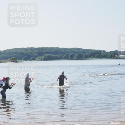 22.06.2025 - Viking Triathlon MichiJ http://msf.ph/oto/8063358 22.06.2025 10:24:46 Schwimmen 329 meine-sportfotos.de