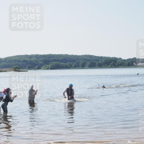 22.06.2025 - Viking Triathlon MichiJ http://msf.ph/oto/8063361 22.06.2025 10:24:46 Schwimmen 329 meine-sportfotos.de