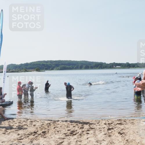 22.06.2025 - Viking Triathlon MichiJ http://msf.ph/oto/8063390 22.06.2025 10:24:52 Schwimmen 4, 329, 521 meine-sportfotos.de