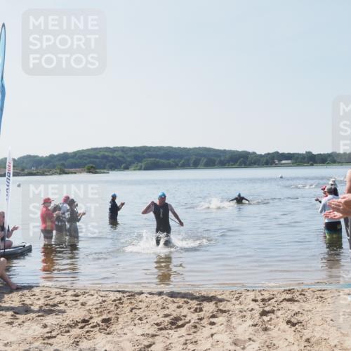 22.06.2025 - Viking Triathlon MichiJ http://msf.ph/oto/8063401 22.06.2025 10:24:53 Schwimmen 4, 329, 521 meine-sportfotos.de