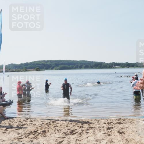 22.06.2025 - Viking Triathlon MichiJ http://msf.ph/oto/8063407 22.06.2025 10:24:53 Schwimmen 4, 329, 521 meine-sportfotos.de