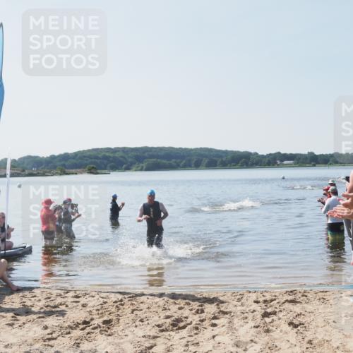 22.06.2025 - Viking Triathlon MichiJ http://msf.ph/oto/8063413 22.06.2025 10:24:53 Schwimmen 4, 329, 521 meine-sportfotos.de