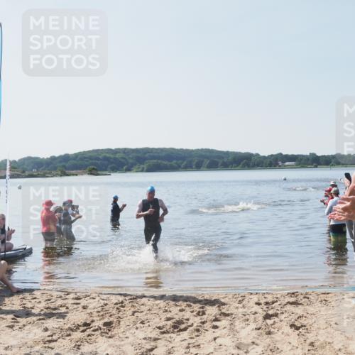 22.06.2025 - Viking Triathlon MichiJ http://msf.ph/oto/8063415 22.06.2025 10:24:53 Schwimmen 4, 329, 521 meine-sportfotos.de